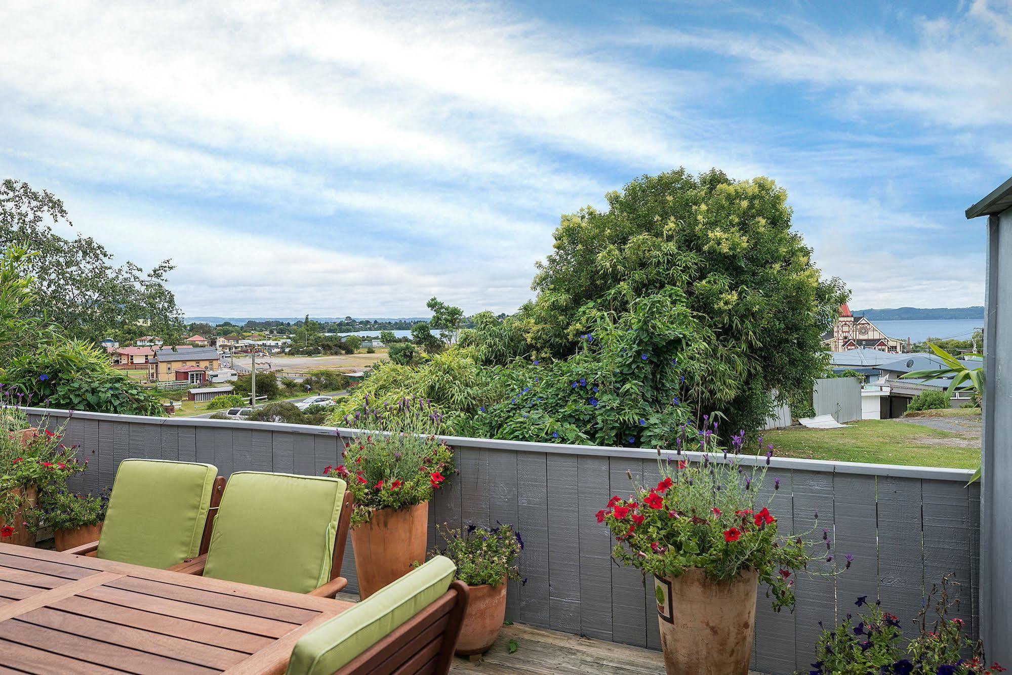 Lakeside City Apartments - Penthouse And Studio Rotorua Exterior foto